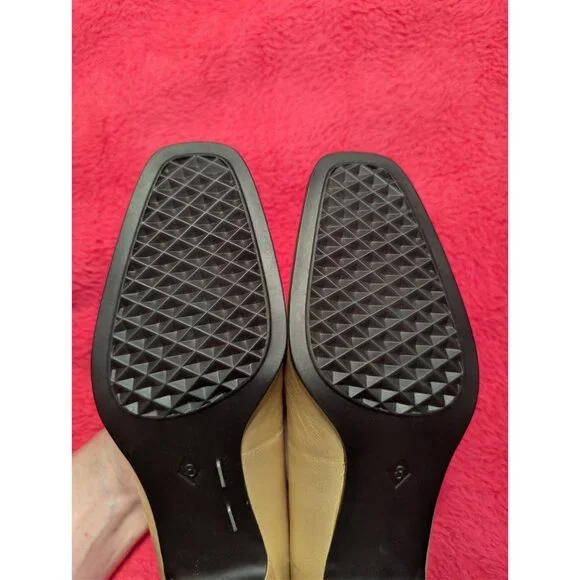 Aerosoles Pump Plaza Gold Leather Heels Women’s Size 8B Low Block Heel Comfort - Picture 8 of 9